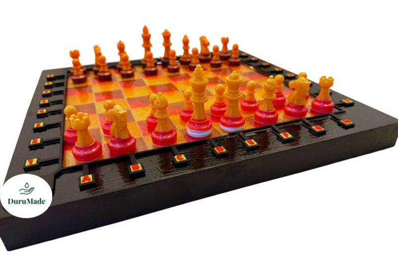 Speziell entworfenes handgefertigtes Schachspiel